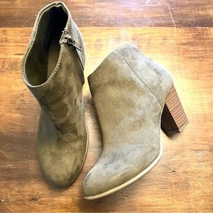 Old Navy Booties Size 8